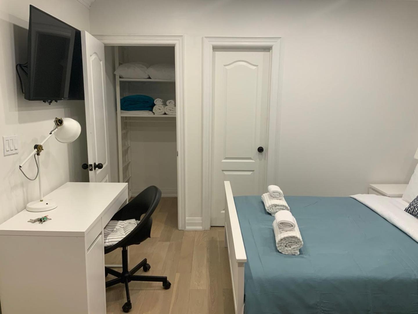 Leaside Garden Guesthouse Торонто Экстерьер фото