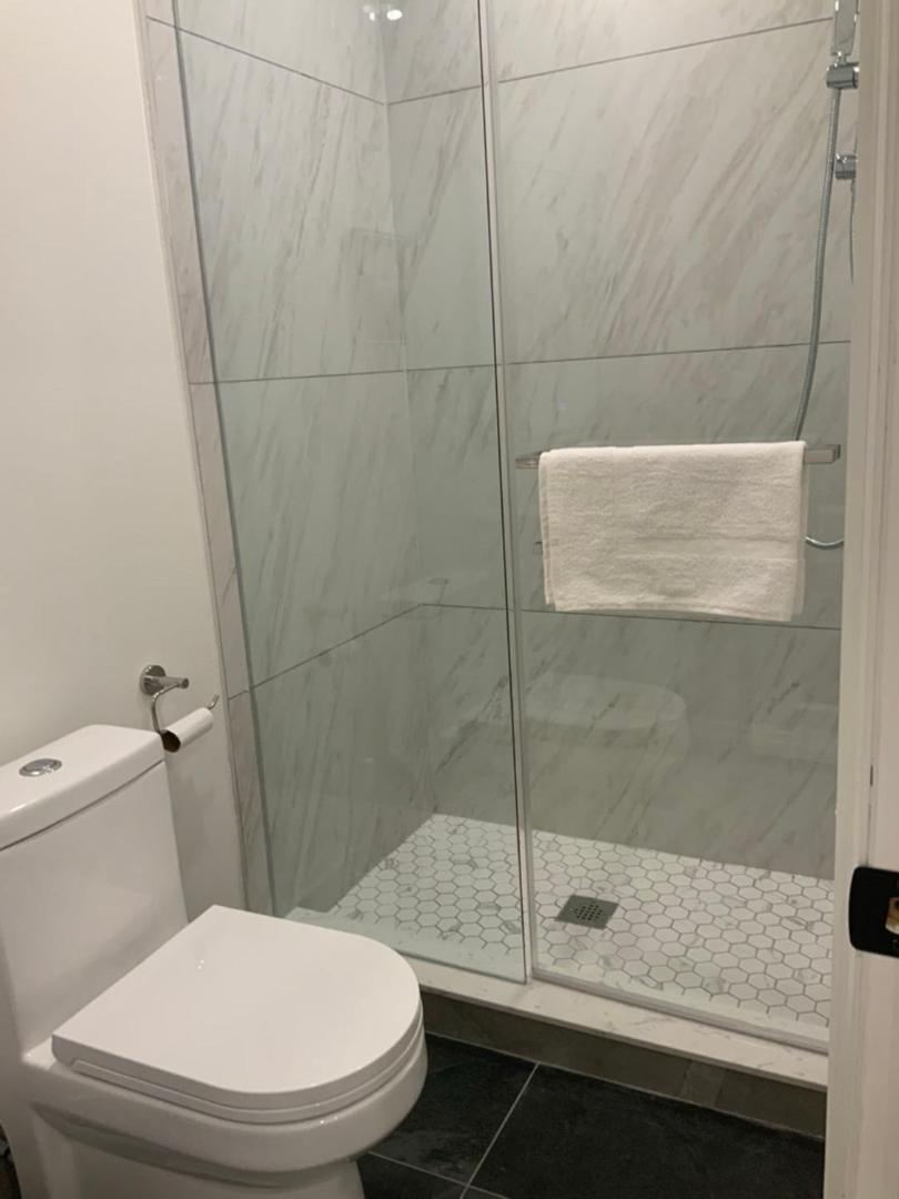 Leaside Garden Guesthouse Торонто Экстерьер фото