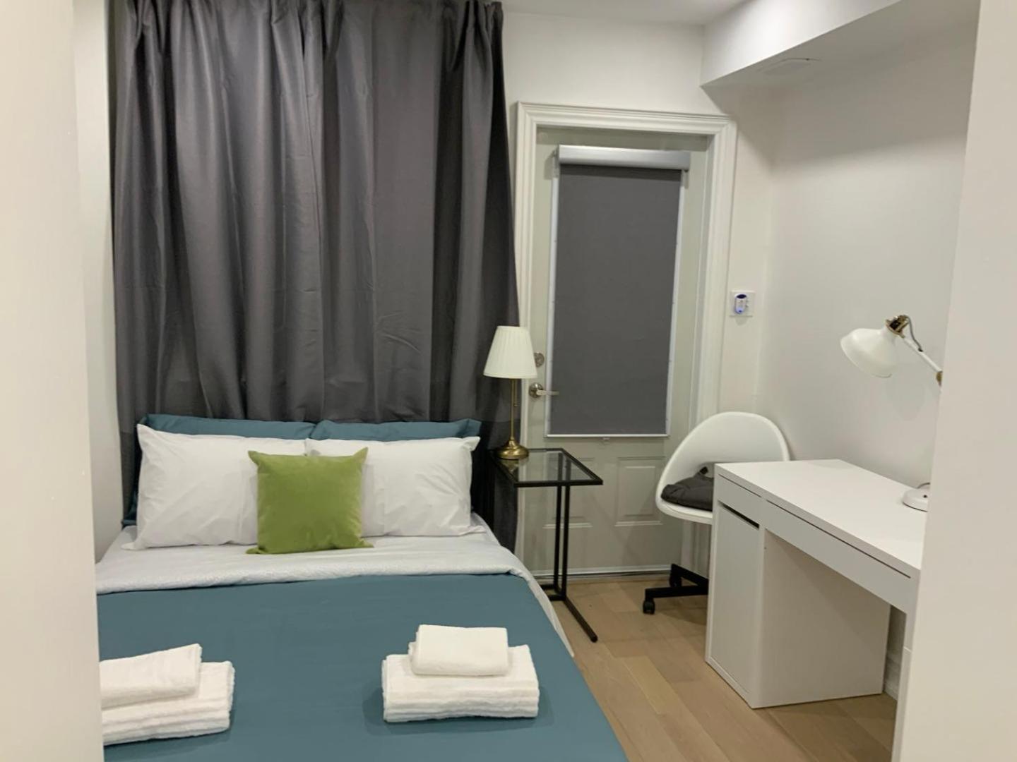 Leaside Garden Guesthouse Торонто Экстерьер фото