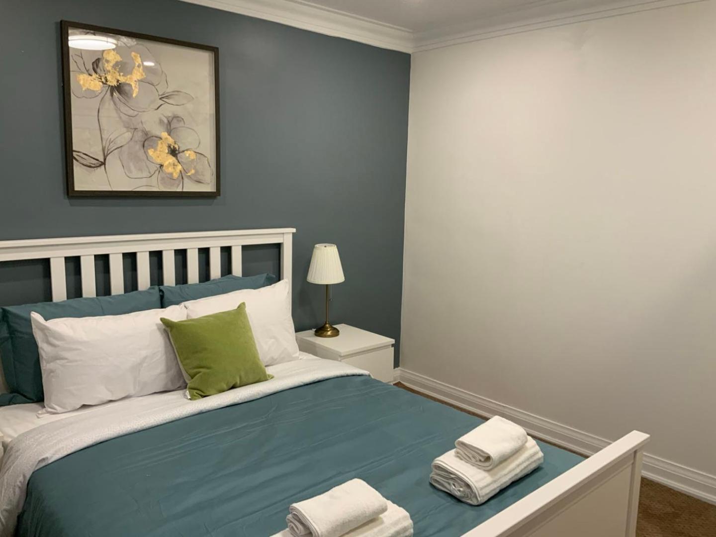 Leaside Garden Guesthouse Торонто Экстерьер фото
