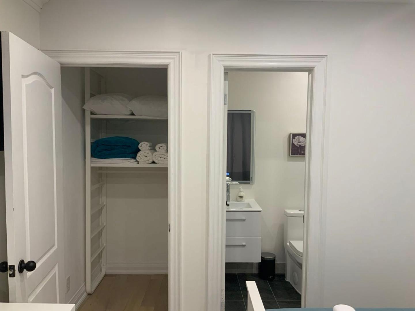 Leaside Garden Guesthouse Торонто Экстерьер фото