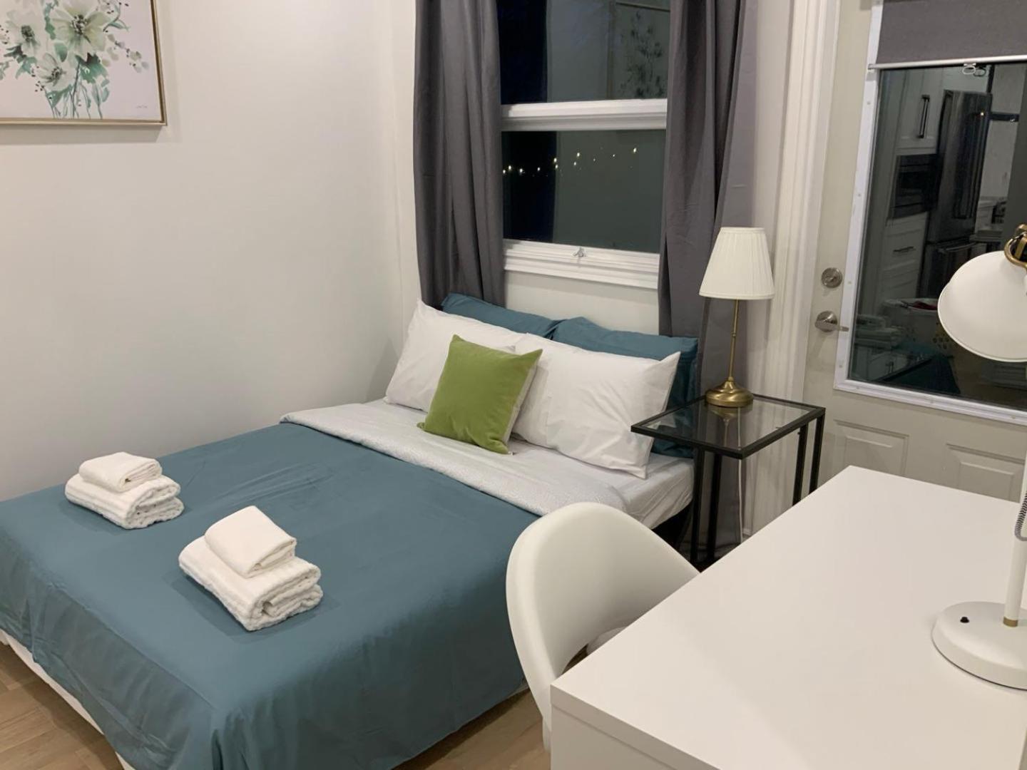 Leaside Garden Guesthouse Торонто Экстерьер фото